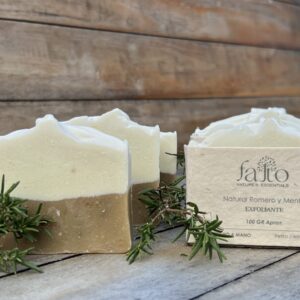 Jabón natural exfoliante de romero & menta